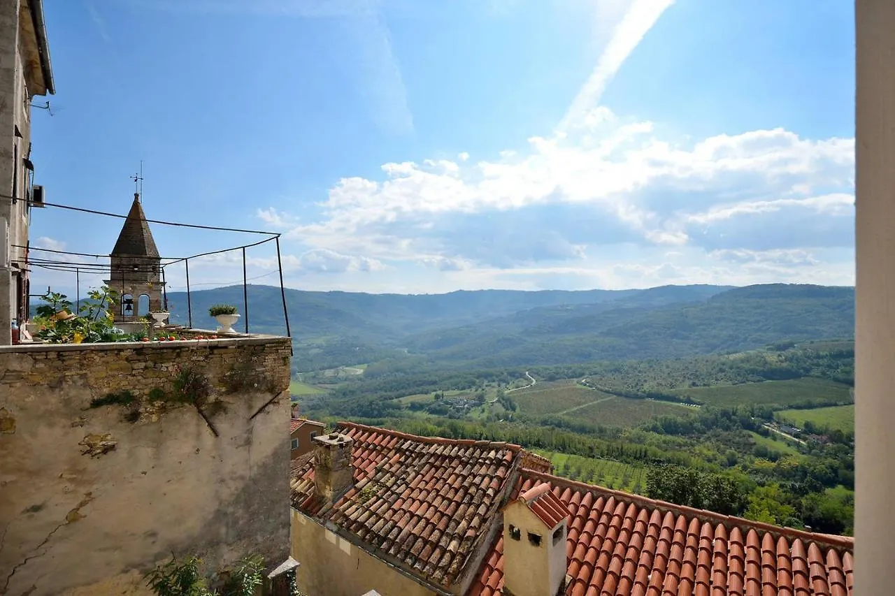 Hana Place Motovun 0*,  Croatia